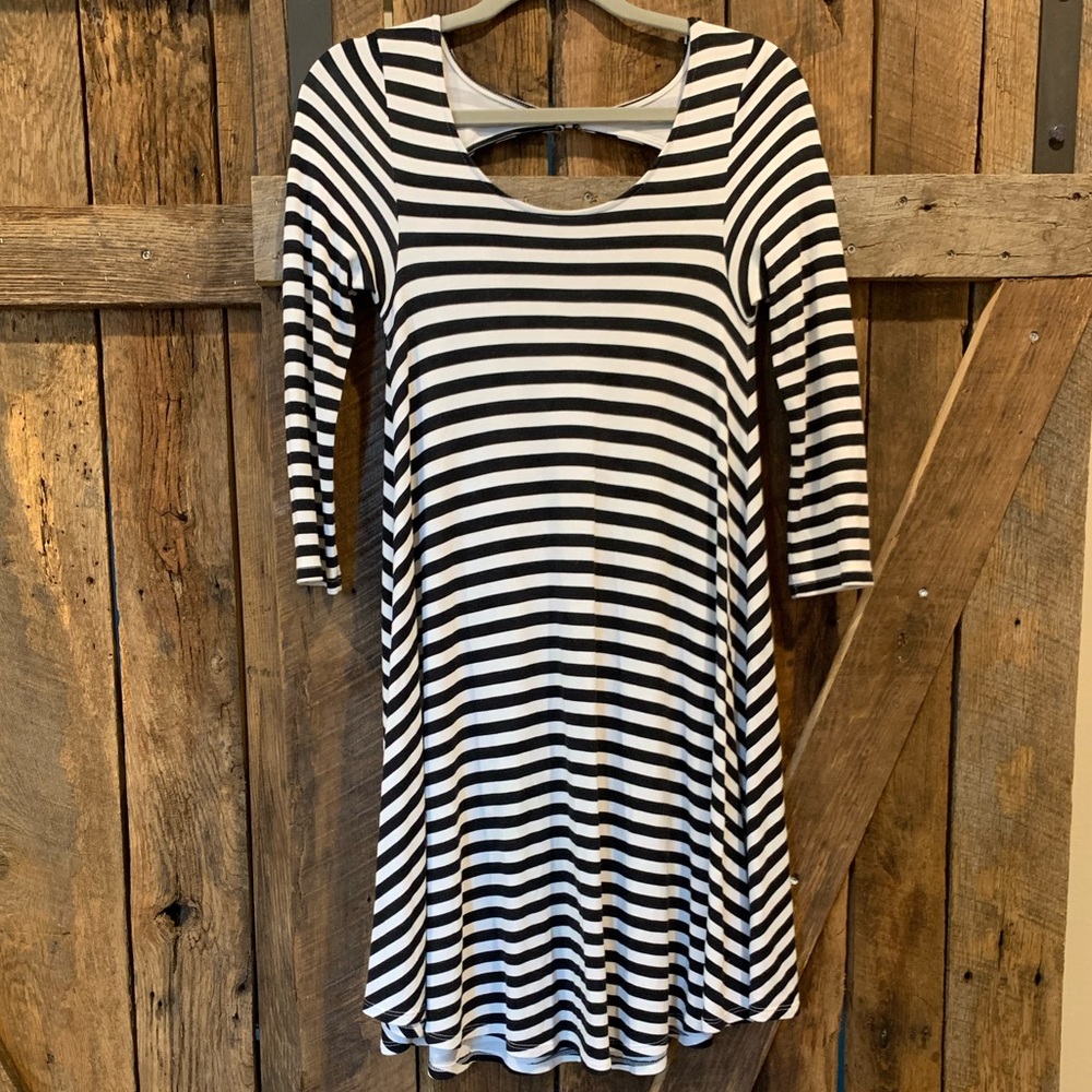 AEO Black & White Striped 3 Quarter Sleeve Dress